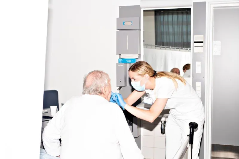 Detaljen systematisk tandbørstning